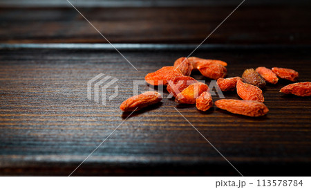 手作りお菓子用のクコの実の写真 113578784