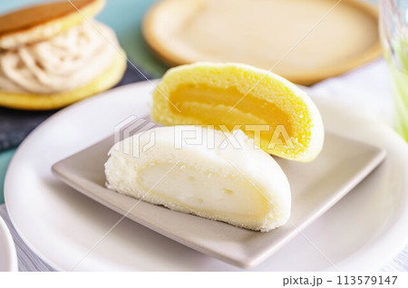 ミルクとカスタードの饅頭 113579147