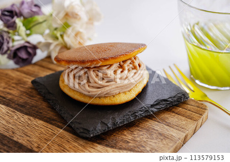 モンブランどら焼き 113579153