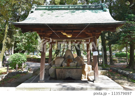豊国神社参道にある手水舎 豊国神社参道にある手水舎 113579897