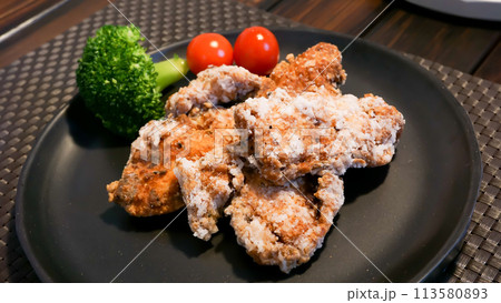 塩麹を使った鶏の唐揚げ 塩麹を使った鶏の唐揚げ 113580893