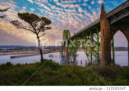 Sunset over Yaquina Bay Bridge in Newport, Oregon 113583247