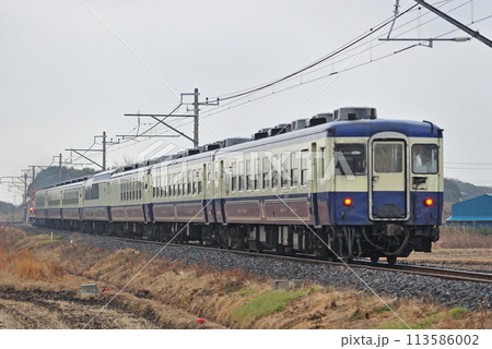 内房線 佐貫町ー青柳 JR東日本 DE10-1752(宇都宮)+12系 おいでよ房総物語 内房線 佐貫町ー青柳 JR東日本 DE10-1752(宇都宮)+12系 おいでよ房総物語 113586002