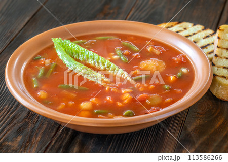 Portion of Minestrone soup 113586266