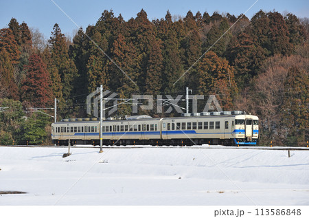 北陸本線　細呂木ー芦原温泉　JR西日本　413系　B11編成（金沢） 113586848