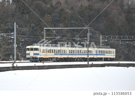 北陸本線　芦原温泉ー細呂木　JR西日本　413系　B11編成（金沢） 113586853