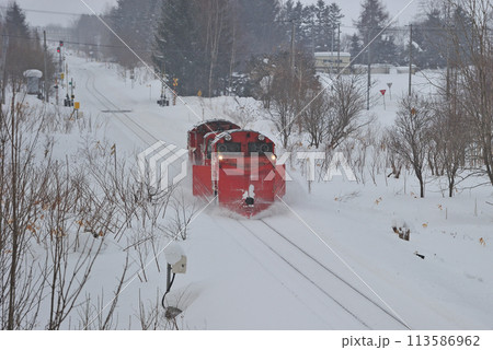 宗谷本線　蘭留ー塩狩　JR北海道　DE15-2521（旭川） 113586962