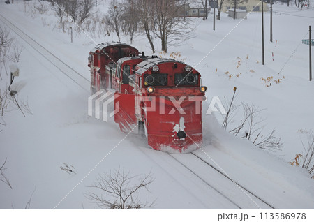 宗谷本線　蘭留ー塩狩　JR北海道　DE15-2521（旭川） 113586978