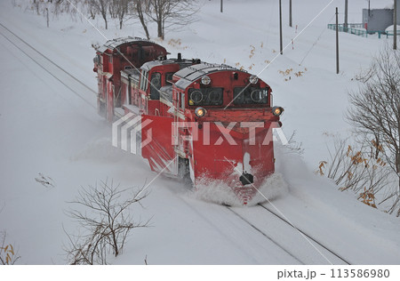 宗谷本線　蘭留ー塩狩　JR北海道　DE15-2521（旭川） 113586980