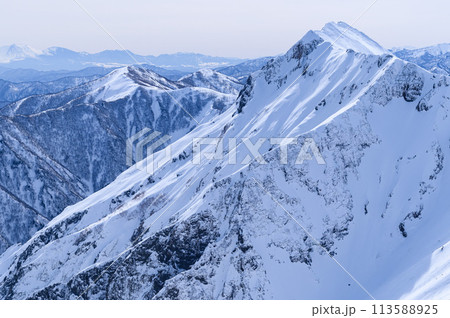 谷川岳の冬景色・天神尾根より望む山並みの絶景 113588925
