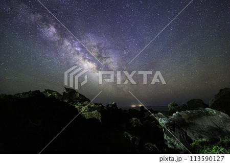 《高知県 室戸岬》室戸岬からの天の川と星空 《高知県 室戸岬》室戸岬からの天の川と星空 113590127