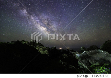 《高知県 室戸岬》室戸岬からの天の川と星空 《高知県 室戸岬》室戸岬からの天の川と星空 113590128