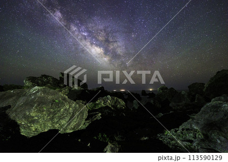 《高知県 室戸岬》室戸岬からの天の川と星空 《高知県 室戸岬》室戸岬からの天の川と星空 113590129