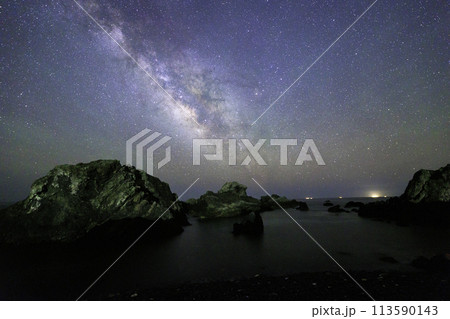 《高知県 室戸岬》室戸岬からの天の川と星空 《高知県 室戸岬》室戸岬からの天の川と星空 113590143