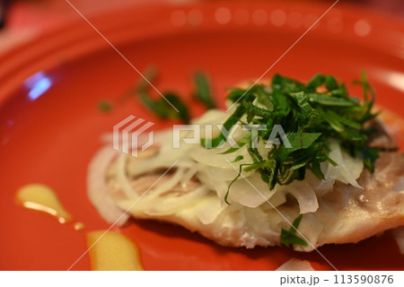 蒸し焼きした美味しい天然黒鯛 113590876