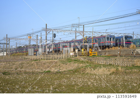 宗吾車両基地に停泊する京成3000形・3600形電車 113591649