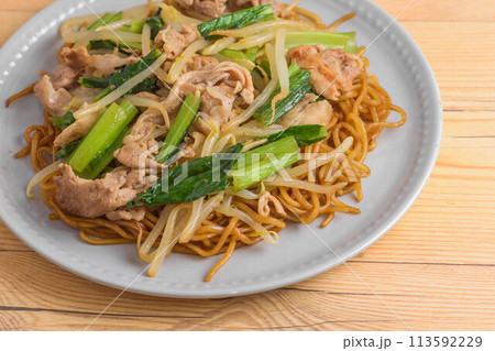小松菜と豚肉の焼きそば 小松菜と豚肉の焼きそば 113592229