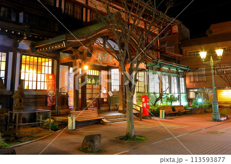 夜の竹瓦温泉(別府市) 夜の竹瓦温泉(別府市) 113593877