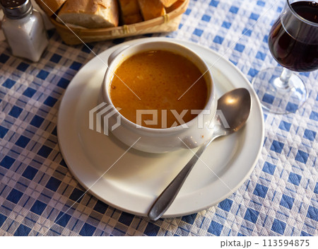 Tomato soup 113594875