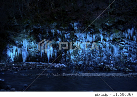 秩父市大滝地区三十槌の氷柱のライトアップ 秩父市大滝地区三十槌の氷柱のライトアップ 113596367