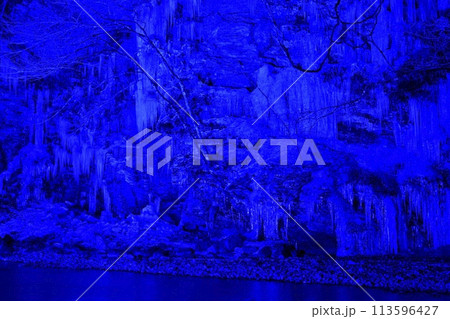 秩父市大滝地区三十槌の氷柱のライトアップ 秩父市大滝地区三十槌の氷柱のライトアップ 113596427