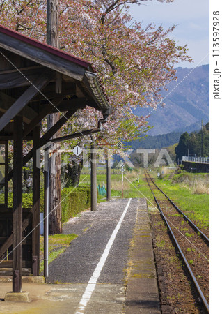 駅構内の設備の風景 鳥取県 安部駅 113597928