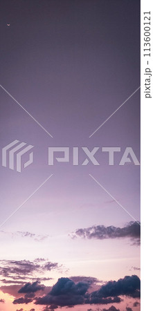 The beautiful sky is gray in afternoon 113600121