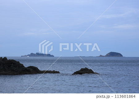 黒浜海岸から見た軍艦島 113601864