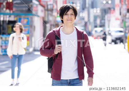 インバウンド 東京の街を散策する外国人 インバウンド 東京の街を散策する外国人 113602145