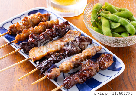 焼鳥の盛合せと生ビール 焼鳥の盛合せと生ビール 113605770