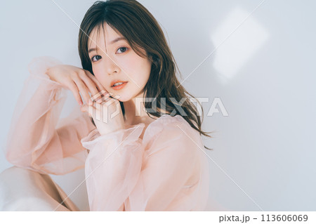 若い女性のビューティーイメージ 若い女性のビューティーイメージ 113606069