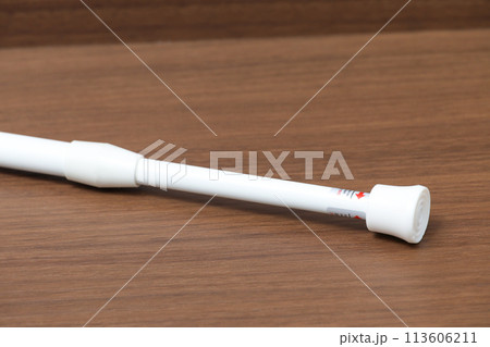 突っ張り棒、棒、家具、プラスチック、タオル、かける、生活用品、日用品、支える、つっぱり棒 突っ張り棒、棒、家具、プラスチック、タオル、かける、生活用品、日用品、支える、つっぱり棒 113606211