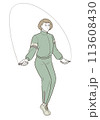 縄跳びをする中年女性 113608430