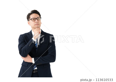 ビジネスマン　ミドル　悩む　考える 113610533