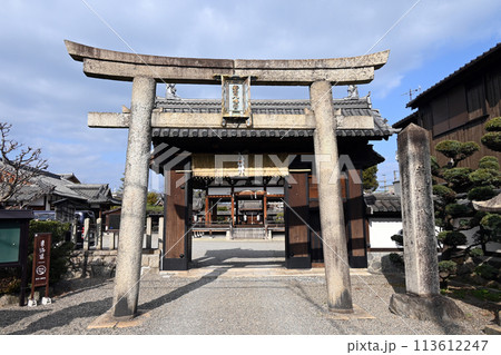 若宮八幡神社に移築された膳所城本丸犬走門 若宮八幡神社に移築された膳所城本丸犬走門 113612247