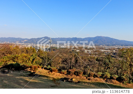 福岡県鞍手町の剣岳山頂から市街地展望風景 福岡県鞍手町の剣岳山頂から市街地展望風景 113614778