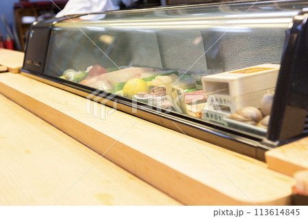 寿司屋のカウンター 寿司屋のカウンター 113614845
