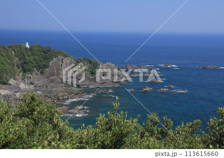 高知県　叶崎灯台と太平洋 113615660