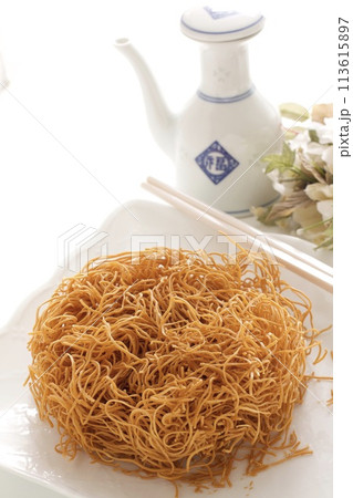 かた焼きそば麺 113615897