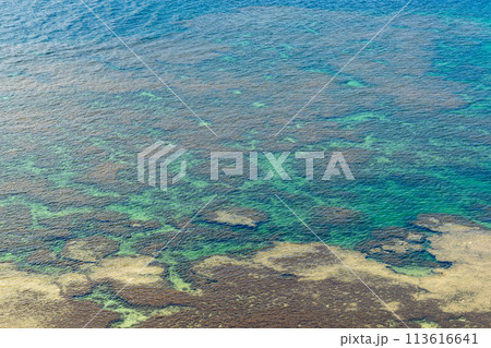 【沖縄県】青のグラデーションが美しい海 【沖縄県】青のグラデーションが美しい海 113616641
