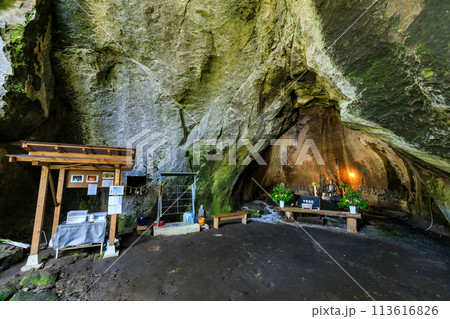 春のかまどヶ岩　大分県玖珠郡 113616826