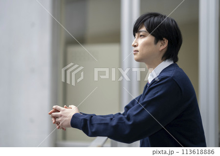 男子高校生 　横顔　撮影協力：有明教育芸術短期大学 113618886