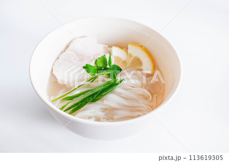 チキンのフォー 113619305