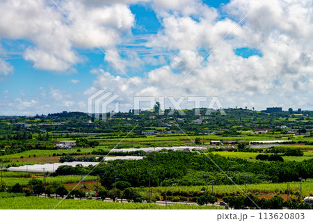 沖縄県 宮古島市 リゾート 島 天国 夏休み 飛行機 空撮 宮古空港 午前 雲 自衛隊 レーダー 沖縄県 宮古島市 リゾート 島 天国 夏休み 飛行機 空撮 宮古空港 午前 雲 自衛隊 レーダー 113620803