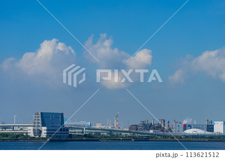 空港　飛行機　羽田空港　エンジン　午前　明るい　管制塔　ターミナル　D滑走路 113621512