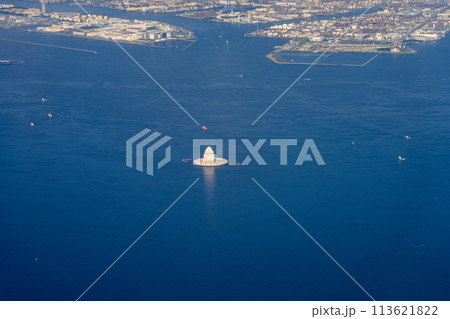 空港 飛行機 羽田空港 エンジン 午前 明るい 管制塔 ターミナル D滑走路 空港 飛行機 羽田空港 エンジン 午前 明るい 管制塔 ターミナル D滑走路 113621822