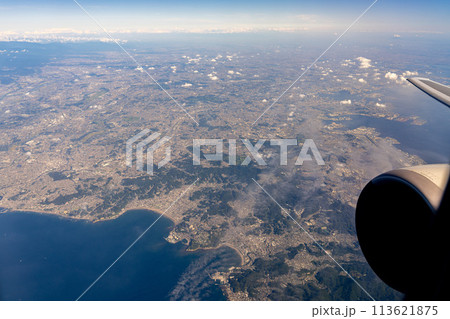 空港 飛行機 羽田空港 離陸 午前 昼 明るい 航空会社 ターミナル 空撮 タンカー 川崎 窓 空港 飛行機 羽田空港 離陸 午前 昼 明るい 航空会社 ターミナル 空撮 タンカー 川崎 窓 113621875