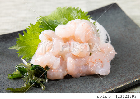 おいしい甘エビの刺身 113622595