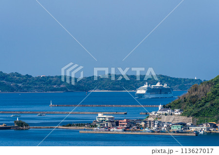 女神大橋からの長崎港客船入港【長崎市】 113627017