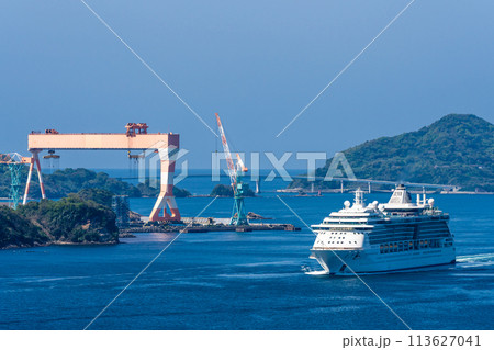 女神大橋からの長崎港客船入港【長崎市】 113627041